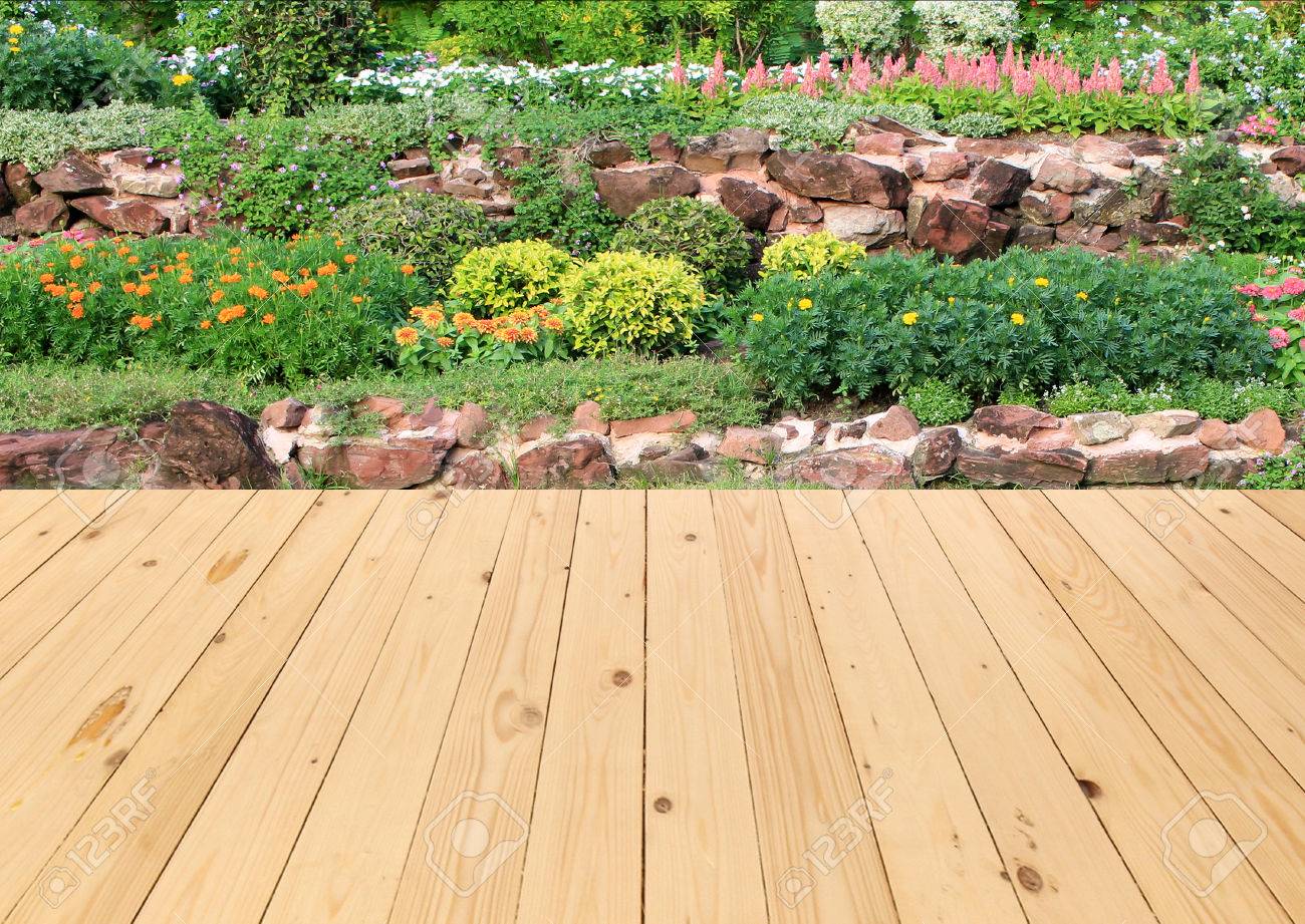 Garden Deck Pinewood With Plastic Wood Edges (Includes stairs) 16ft X 16ft Installation /Garden