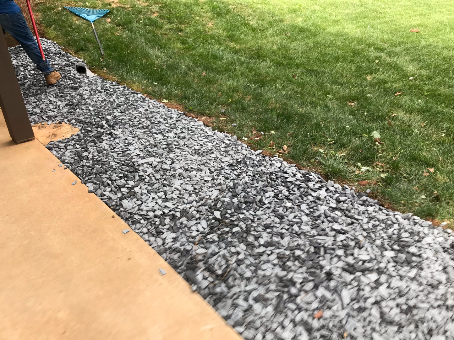 Slate Chips Installation /Hardscapes/Aggregates