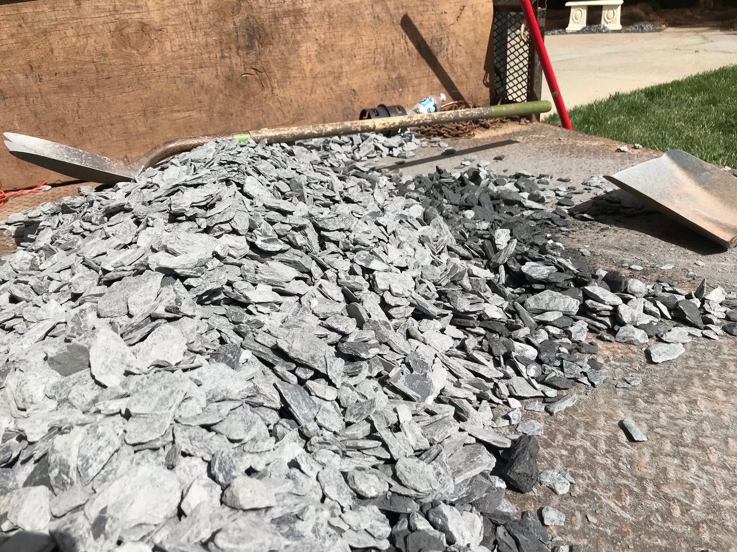 Slate Chips Installation /Hardscapes/Aggregates