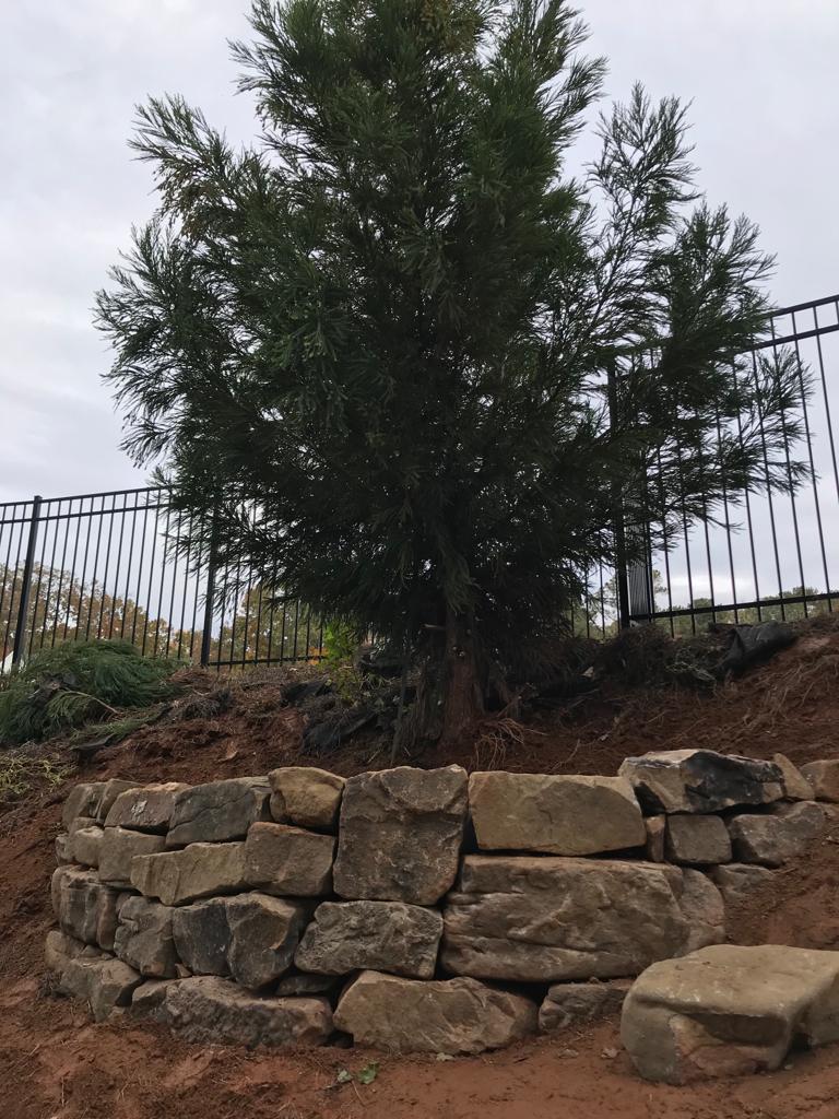 Retaining Wall labor per square foot Installation/Hardscape/Accent Boulders