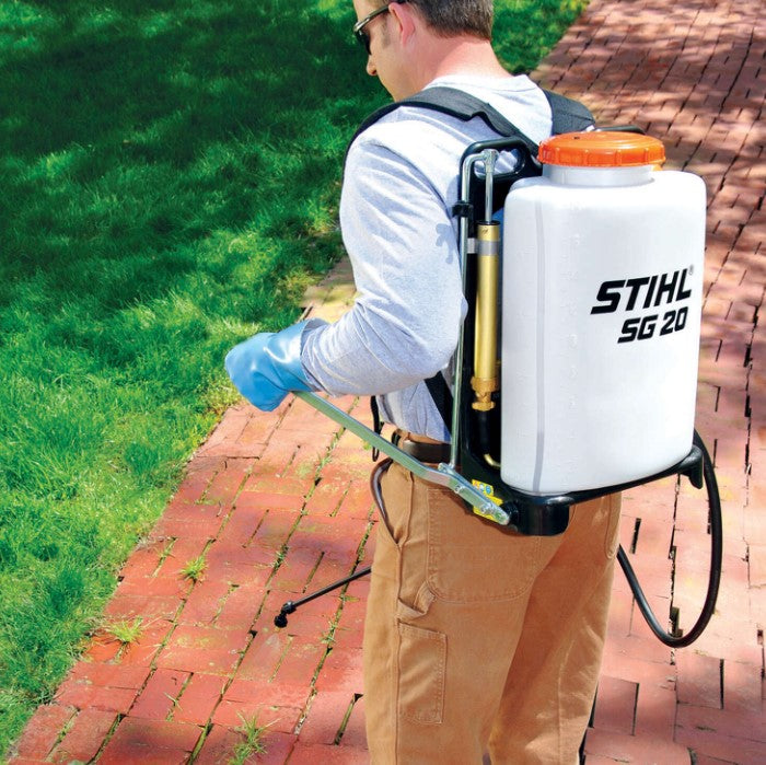 Backpack Sprayer 4 Gallons first time Maintenance/Apply Round Up